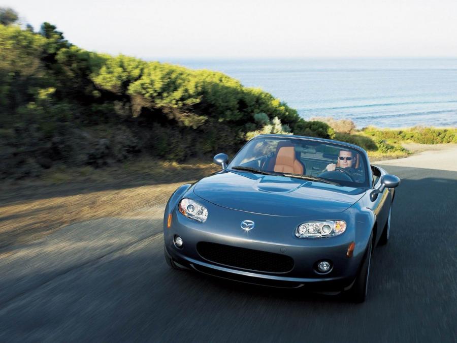  Mazda MX-5 Roadster Coupe 2006 года  (фото 19 из 212)